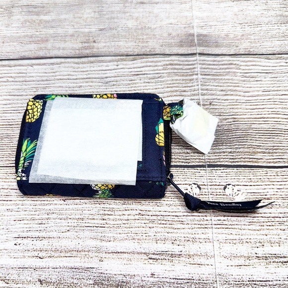NWT Vera Bradley Navy Pineapple and Toucan RFID Petite Zip Around Quilted Wallet - Picture 11 of 12